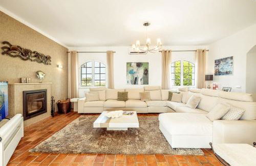 Lovely Very Private Villa with Beautiful Gardens - Foto 42