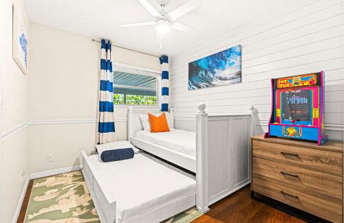 Heated PoolFire PitOutdoor KitchenCorn Hole - Foto 16