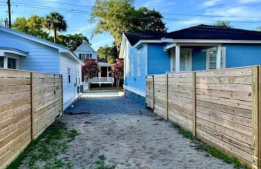 Newest Cottage Downtown. Pet Yes - Photo 24