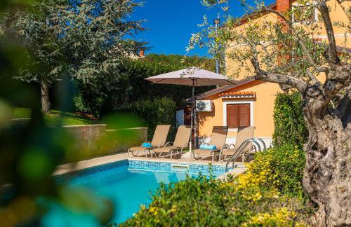 Faszinierendes Ferienhaus mit Privatpool, Volleyballfeld, Fussballplatz, Trampolin beim bekannten Radweg Parenzana - Foto 26