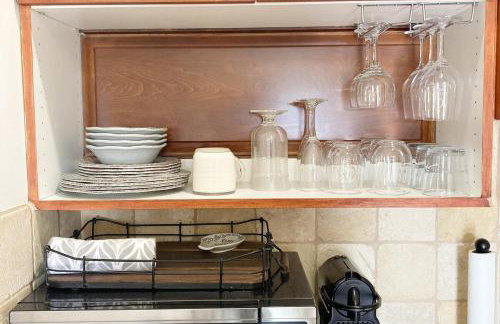 Casita Vino Dog-Friendly Vineyard Retreat & Stay - Photo 2