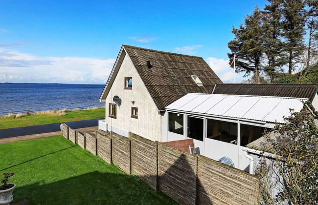 Seaside Retreat in Hvalpsund-by Traum - Photo 1