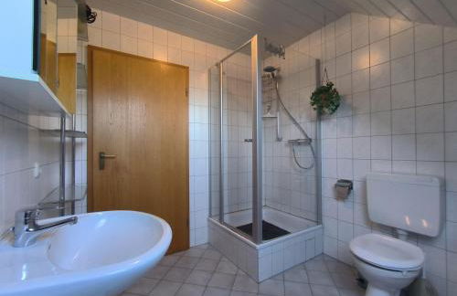 Lorenz große FeWo mit sonnigem Balkon in ruhiger Lage - Foto 8