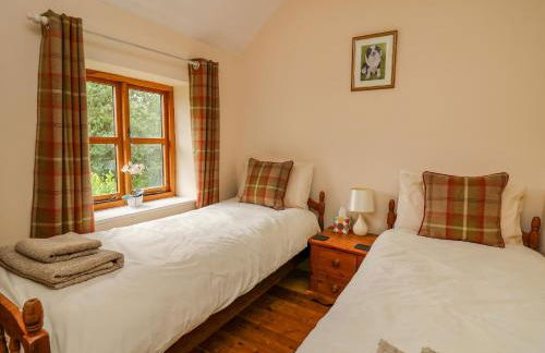 Byrdir Cottage - Photo 28