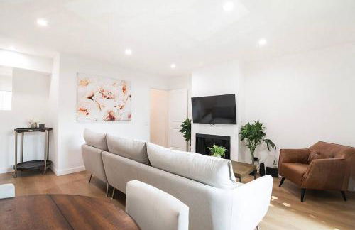 2BR Plus Bonus Room and Pool Access Near Universal Studios - Foto 3