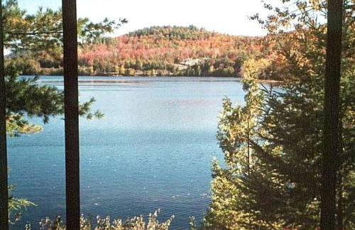 Family-Friendly Cabin Rental with Private Porch near Lake George, New York - Foto 4