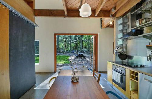 Guemes Island Road Modern Home - Foto 31