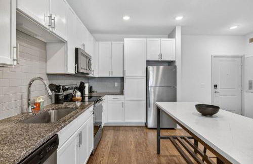 2 BR Apt |King Bed |Pool |Gym| Clse 2 Beach/Mayo - Foto 22