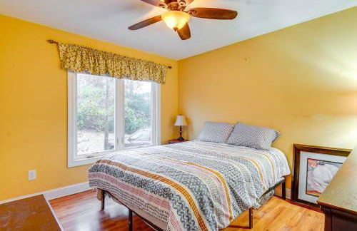 Spacious Lakefront Apt with Deck in Fayetteville! - Foto 25