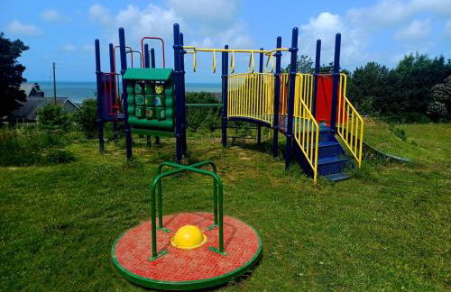 CABIN 8 Pet friendly Family glamping Seaview - Photo 4