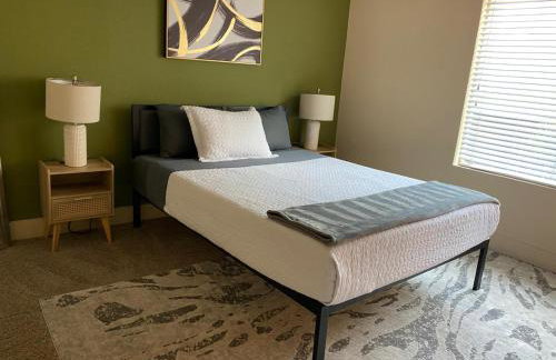 Stylish King 1BR 8 Min to Downtown Pool Gym & Parking 04 - Foto 18