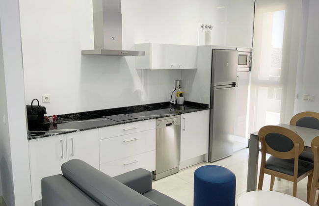 Feelathome Rivero Apartments - Photo 30