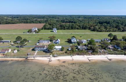 Welcome to Hokie Haven by the Bay - where Chesapeake sunsets meet Hokie spirit. - Foto 52