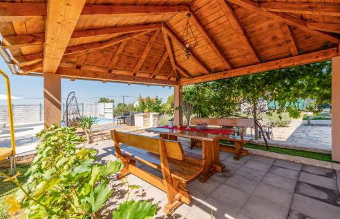 4 Bedroom Gorgeous Home In Lisicic - Foto 16