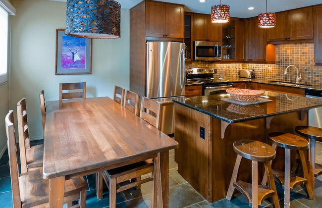 Thunder Ridge by Fernie Lodging CO - Photo 13