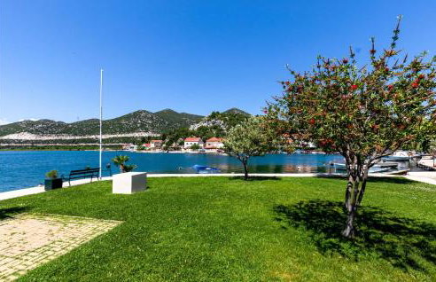 4 Bedroom Beautiful Home In Rogotin - Foto 16