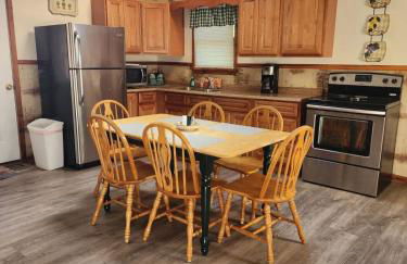 Optimum #9 with Hot Tub and Jacuzzi on Patoka Lake in Southern Indiana - Foto 7