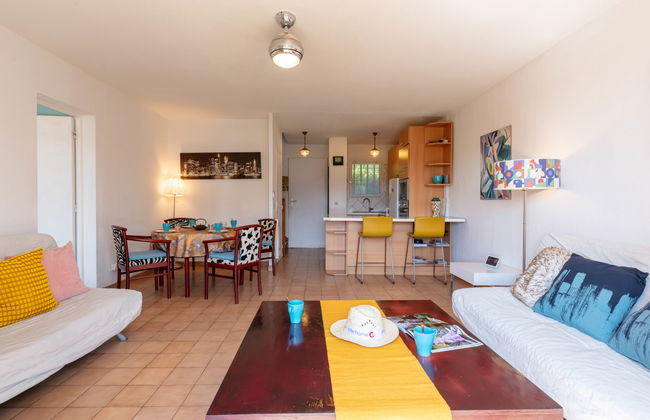 3 bedroom House in Carqueiranne with garden and terrace - Photo 3