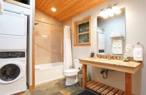 Snowline Hillside Chalet - Foto 35