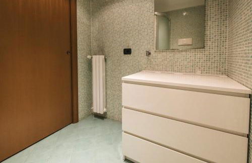 Appartamento Luminoso con Terrazzo, Milano Fiera - Foto 25