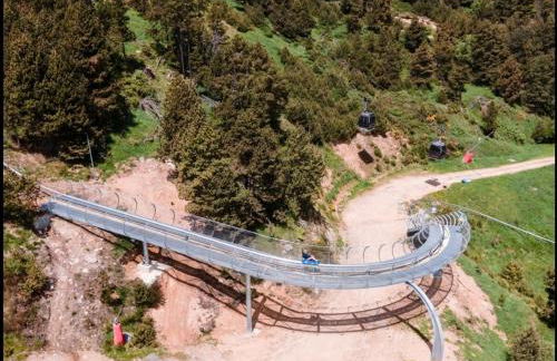 Casa de piedra y madera vistas a montañas y prados - Foto 47
