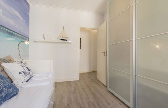 Cozy Seaview Apartment - Photo 2