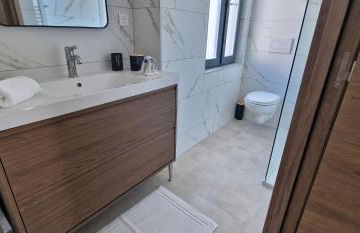 SUPERBE APPARTEMENT porte de la Cité Médiévale à SOMMIERES entièrement rénové très bien équipé 6 pers balcon clim parking privé devant - Foto 33