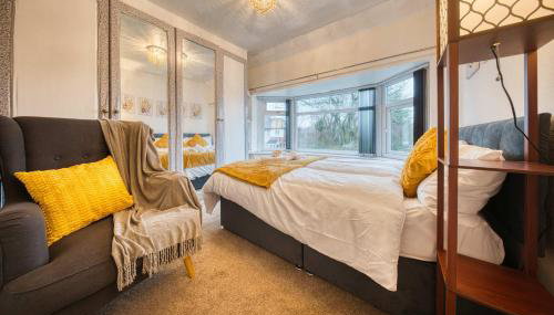 Modern 3BR Manchester Home Sleeps 7 Parking - Foto 5