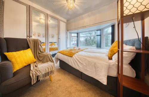 Modern 3BR Manchester Home Sleeps 7 Parking - Foto 5