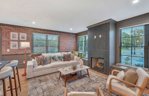 New 2 Luxe Townhomes with Rooftops Sleeps 24 - Foto 29