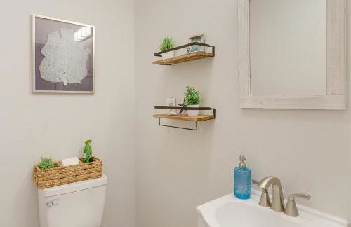 Bright Jekyll Island Home with Deck Less Than 1 Mi to Beach - Foto 13