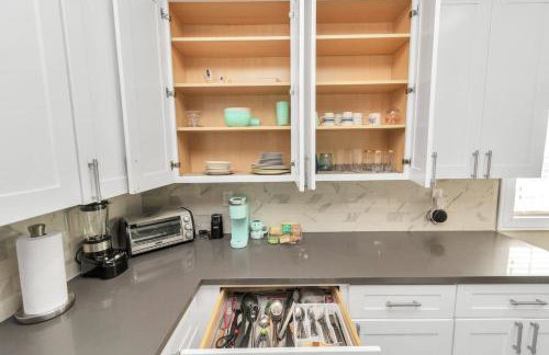 Prolific Blue Oasis near Med Ctr Dwntwn Galleria - Photo 34