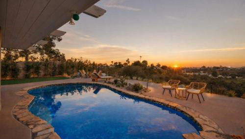 Backyard Oasis Renovated 10min to Beach Villa - Foto 1