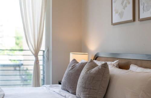 Travelers Dream that's Mins to NYC having Game Room and Parking - Foto 29