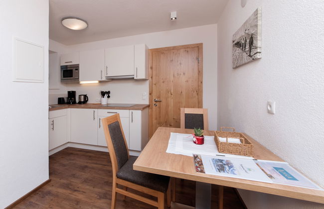 1 bedroom Apartment in Pettneu am Arlberg with garden and terrace - Photo 4