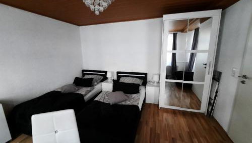 Ferienwohnungen Calwer Höfle City - für Firmen, Handwerker und Monteure - Foto 2, wardrobe