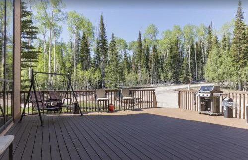 Mountain Getaway and Pool at Brian Head Ski Resort - Foto 8