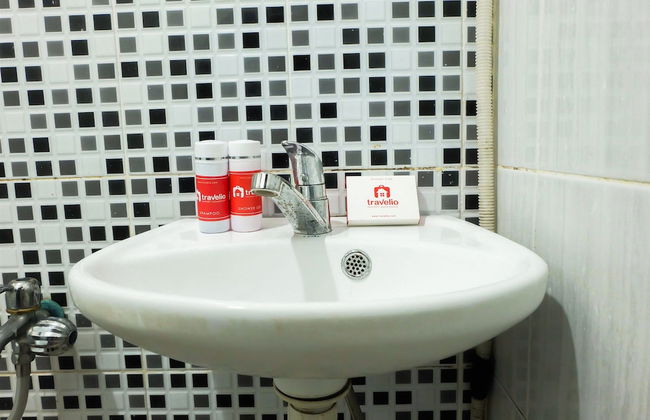 Cozy Green Pramuka Apartment - Foto 27