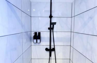 REGENCY Apartments - Traumhafte zentrale 40m2 Wohnung mit Kinoleinwand, WiFi und Netflix - Foto 12