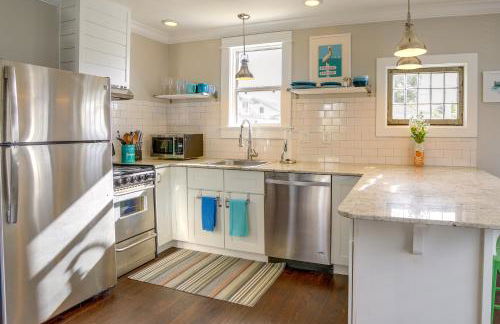 Bright St Petersburg Apartment, Walk to Downtown! - Foto 12