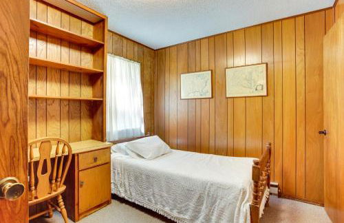 Cozy Oklahoma Retreat with Patio, Fire Pit and Grill! - Foto 11