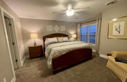 Modern 2 bed condo with office - Photo 4