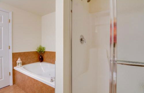 Lake Views and Pool Access Osage Beach Condo - Photo 18