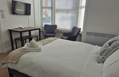 Modern Studio in Fratton, Portsmouth - Contractors Welcome #1 - Photo 4