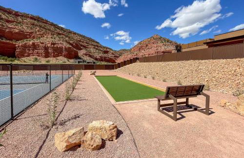 Day Trip to Zion Home with Fire Pit and Pool Access - Foto 25