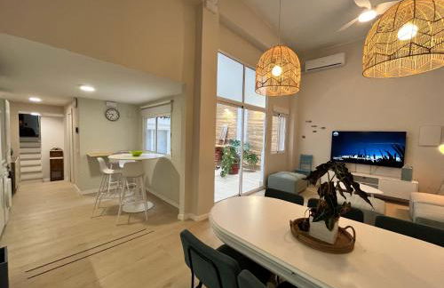 EcoCasa 12PAX perfecta grupos, reforma lujo, junto parada Burjassot metrovalencia, cerca centro Valencia y playa, lavadora, secadora equipamiento total - Foto 1