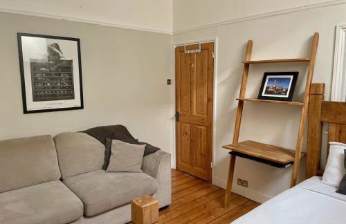 Gorgeous 4 bedroom Townhouse - Photo 13