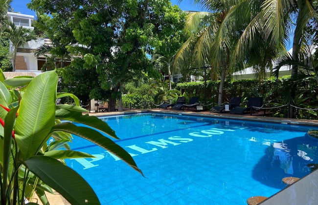 Palms Cove Resort - Photo 1