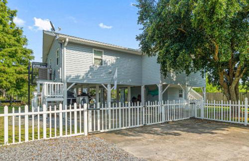 Mins to Casino & Beach Fire Pit Large Yard Decks - Foto 31