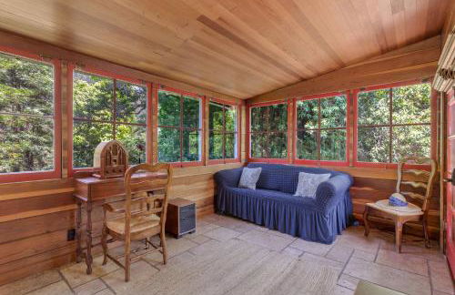 Cozy Riverfront Cabin Just Steps to the Russian River with Beach Access & Wood Stove - Foto 9